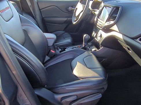 Used 2022 Jeep Cherokee Trailhawk w/ Technology Group B image 20