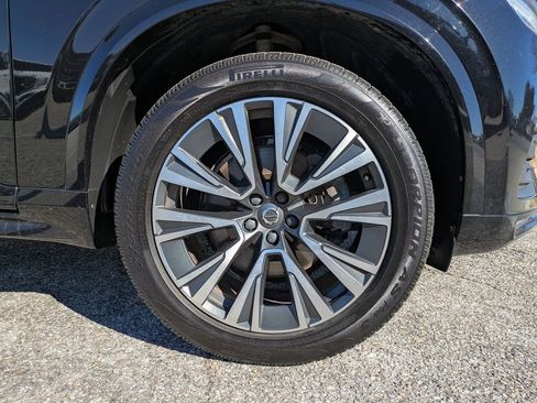 Used 2020 Volvo XC90 T5 Momentum w/ Protection Package Premier image 11