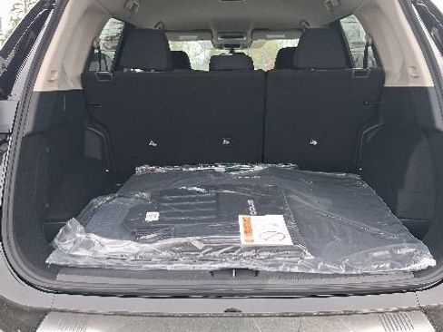 New 2026 Nissan Rogue SV w/ Cold Weather Package AWD/4WD image 5