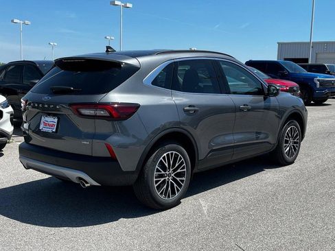 New 2025 Ford Escape SE image 3
