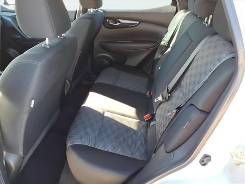 Used 2022 Nissan Rogue Sport SV image 13