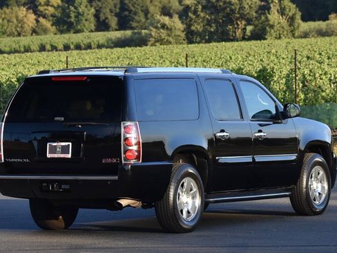 Used 2007 GMC Yukon XL Denali AWD/4WD image 12