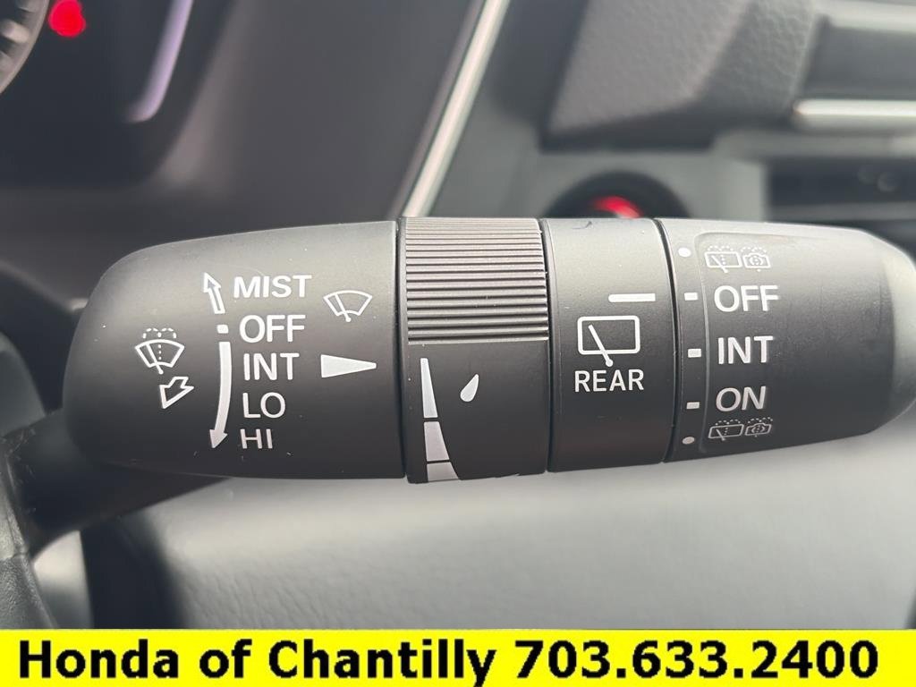 Certified 2025 Honda Pilot Touring image 11