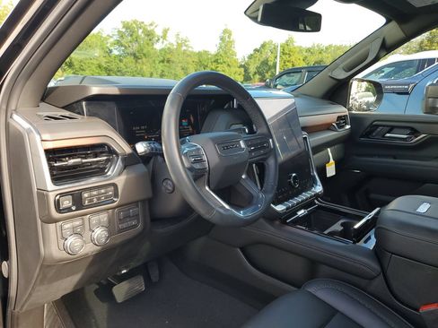 Used 2025 GMC Yukon Denali w/ Sun & Power Step Package AWD/4WD image 19