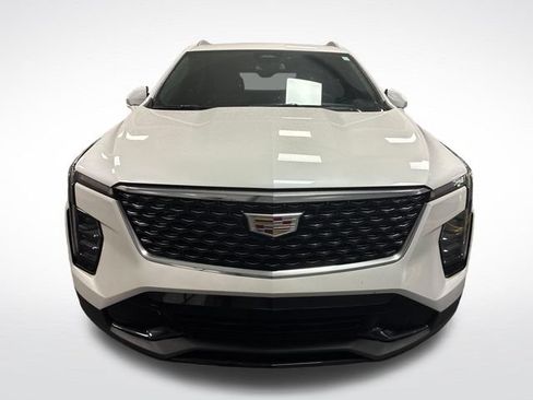 Used 2024 Cadillac XT4 Premium Luxury w/ Active Safety Package FWD image 8