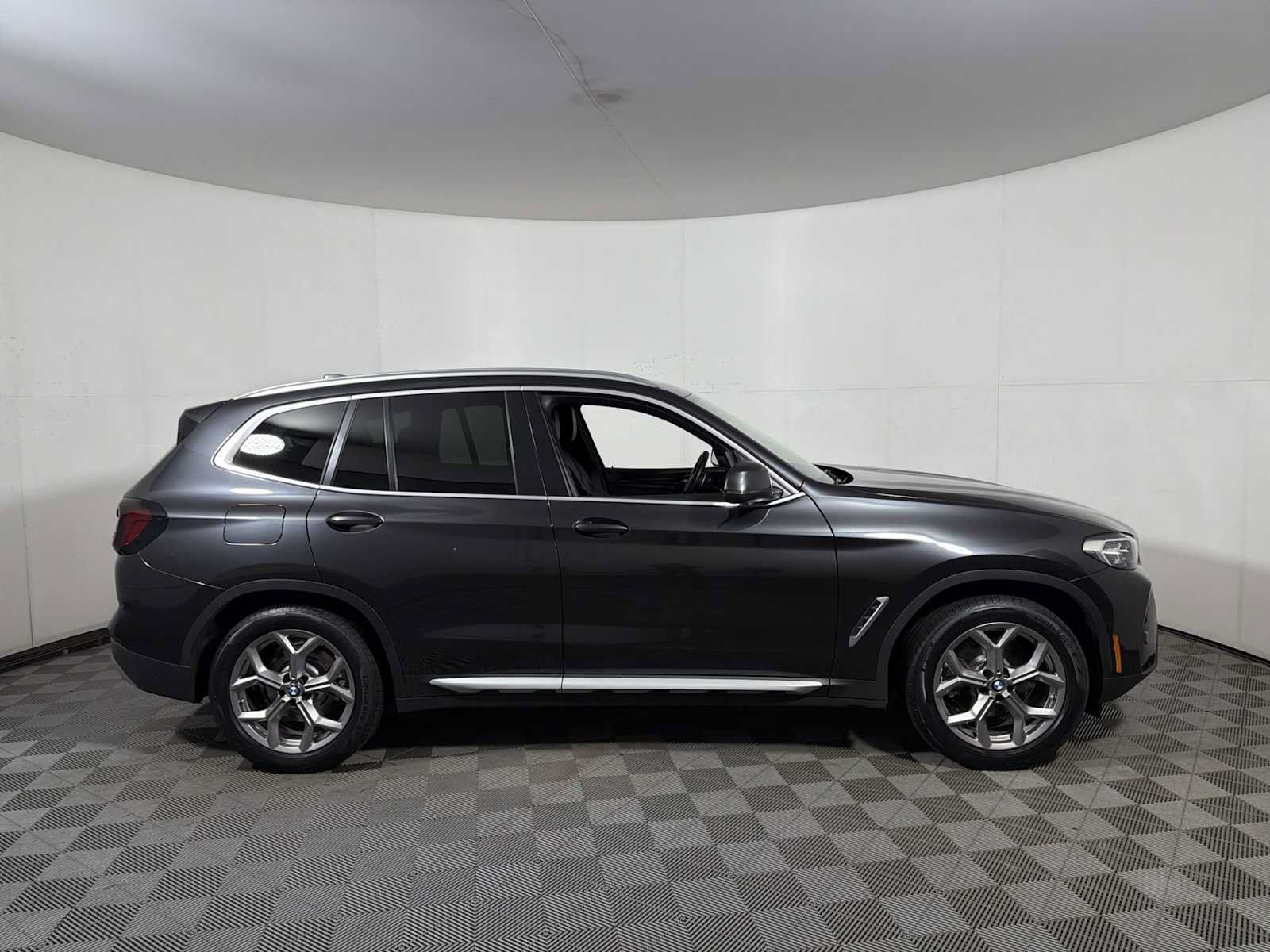 Used 2024 BMW X3 xDrive30i w/ Convenience Package AWD/4WD image 7