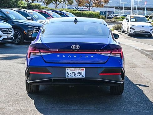 Certified 2025 Hyundai Elantra SEL image 6