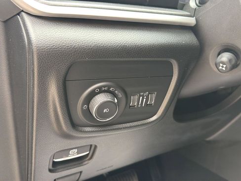 Used 2023 Jeep Grand Cherokee Limited w/ Luxury Tech Group II image 27