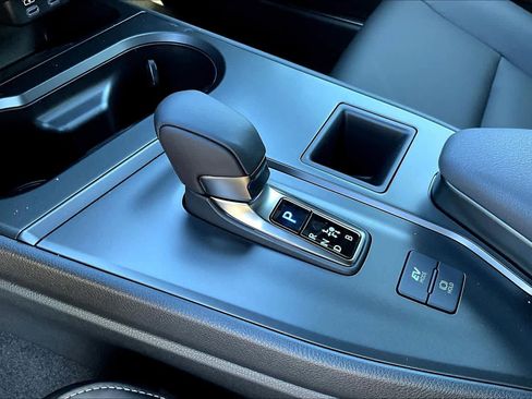 New 2026 Lexus UX 300h FWD image 11