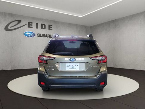 Used 2024 Subaru Outback Premium AWD/4WD image 11