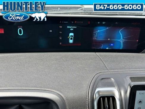 Used 2025 Ford Expedition Platinum w/ Platinum Ultimate Package AWD/4WD image 26