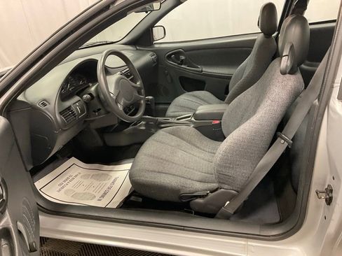 Used 2003 Chevrolet Cavalier Coupe w/ Preferred Equipment Group image 4