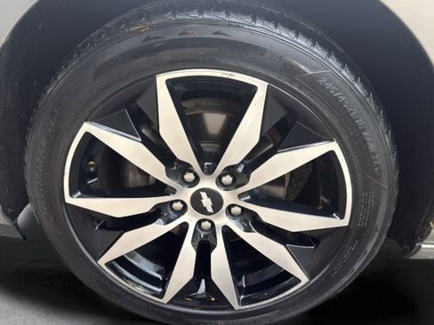 Used 2017 Chevrolet Malibu LT w/ Leather Package FWD image 19