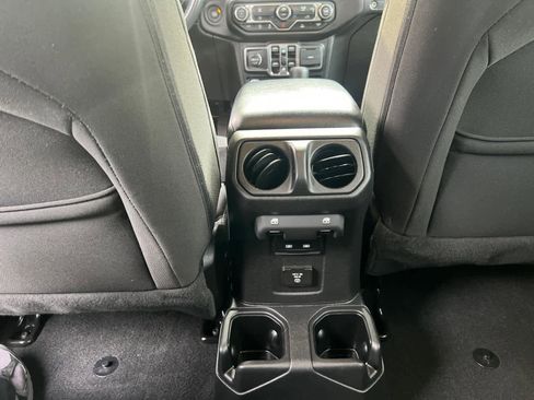 Used 2022 Jeep Wrangler Unlimited Willys image 33