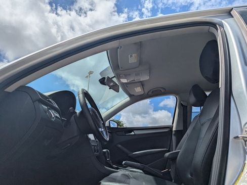 Used 2015 Volkswagen Passat 1.8T Limited Edition image 11