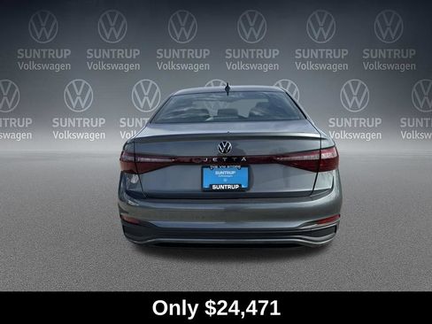 Used 2026 Volkswagen Jetta Sport FWD image 4