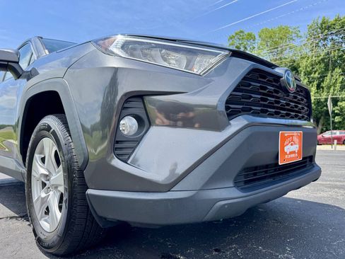 Used 2020 Toyota RAV4 XLE AWD/4WD image 9