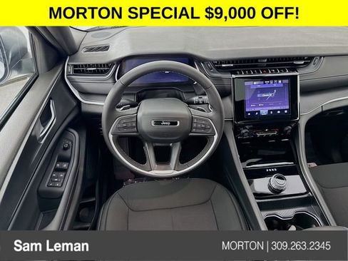 New 2025 Jeep Grand Cherokee L Laredo image 21