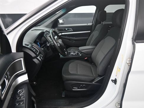Used 2016 Ford Explorer XLT AWD/4WD image 11