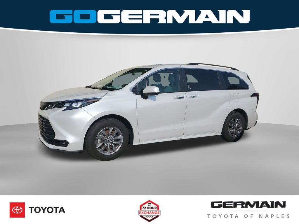 Certified 2025 Toyota Sienna XLE FWD image 11