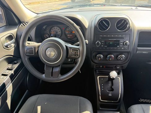 Used 2017 Jeep Patriot Sport w/ Power Value Group FWD image 16