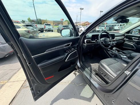 Used 2024 Kia Telluride EX w/ EX Captain's Chair Package AWD/4WD image 10