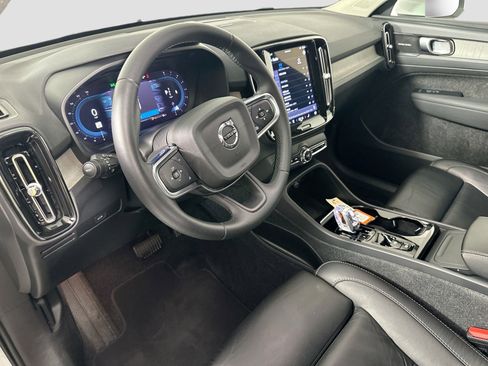 Certified 2023 Volvo XC40 B5 Plus w/ Climate Package image 10