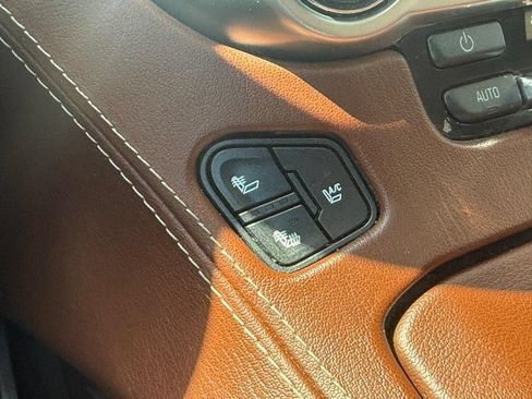 Used 2016 Chevrolet Tahoe LTZ AWD/4WD image 31