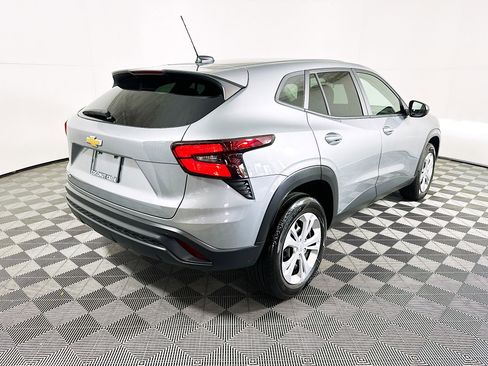 Used 2024 Chevrolet Trax LS w/ Driver Confidence Package image 3