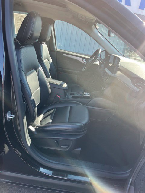 Used 2025 Ford Escape Platinum AWD/4WD image 35