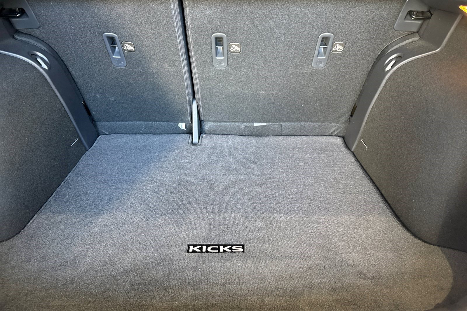 Used 2023 Nissan Kicks SV FWD image 19