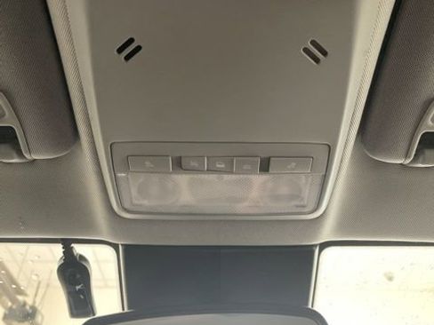 Used 2022 Chevrolet Trax LT w/ Sport Edition image 20