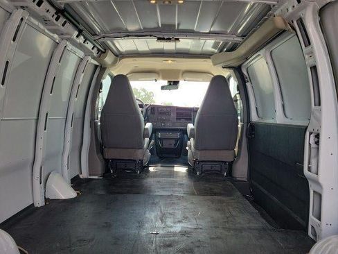 Used 2025 GMC Savana 2500 w/ Driver Convenience Package RWD image 9