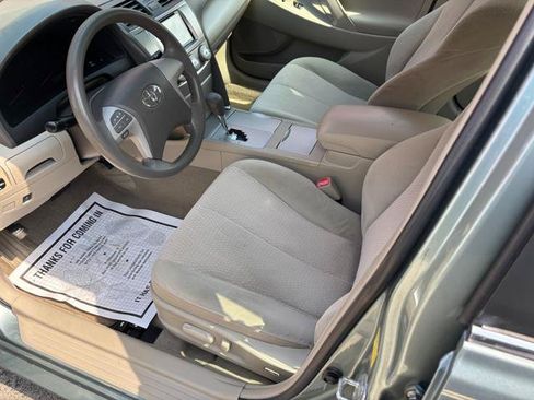 Used 2011 Toyota Camry LE FWD image 11