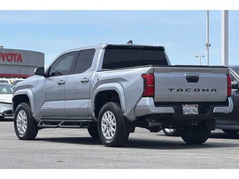 Used 2024 Toyota Tacoma SR5 AWD/4WD image 6