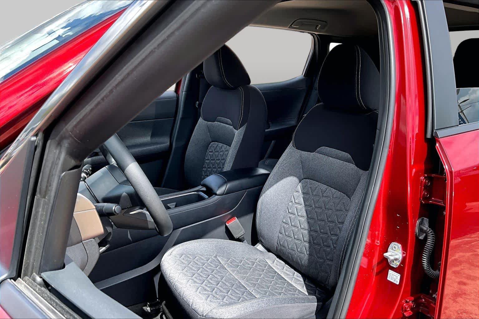 Certified 2025 Nissan Kicks SV FWD image 8