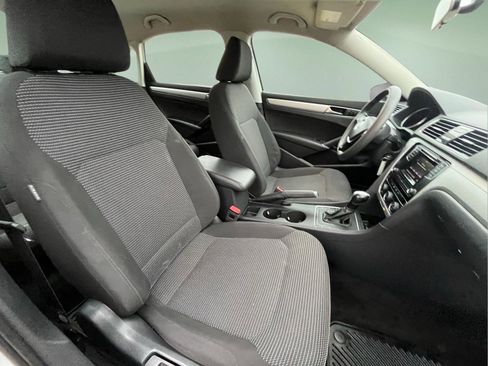 Used 2018 Volkswagen Passat 2.0T S image 32