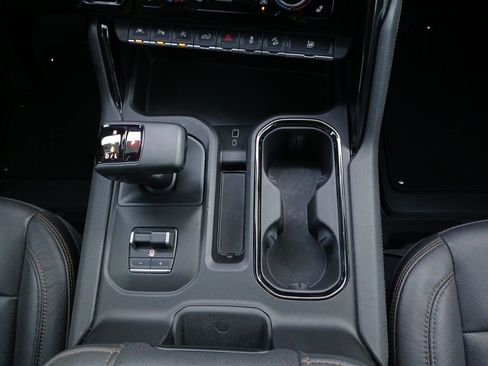 Used 2023 GMC Sierra 1500 AT4 w/ AT4 Premium Package AWD/4WD image 10