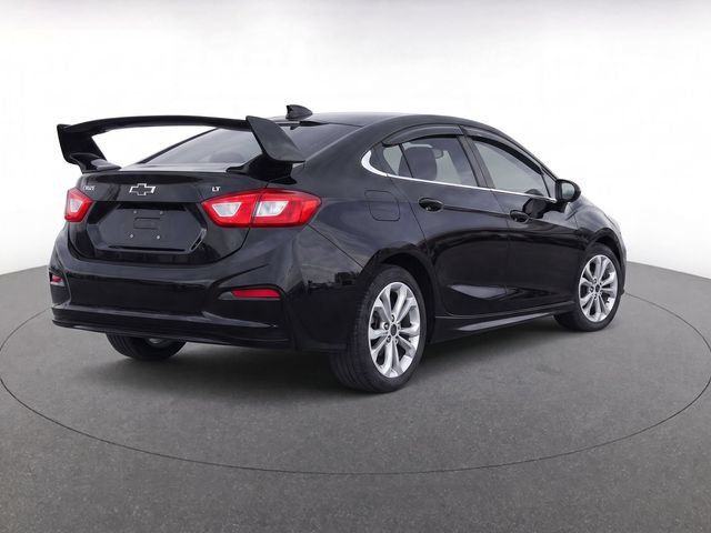 Used 2019 Chevrolet Cruze LT w/ Convenience Package FWD image 3