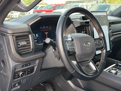 Used 2023 Ford Expedition Max Platinum RWD image 17