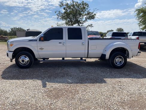 Used 2015 Ford F350 Platinum image 2