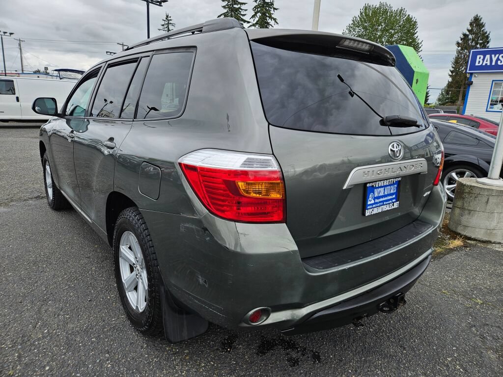 Used 2010 Toyota Highlander 4WD w/ Tow Pkg image 3