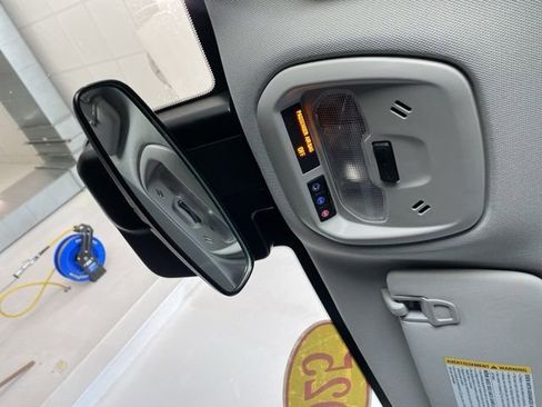 Used 2025 Chevrolet Trax LT w/ LT Convenience Package image 19