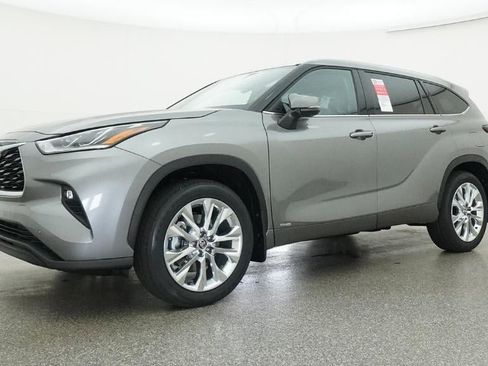 New 2026 Toyota Highlander Limited AWD/4WD image 17