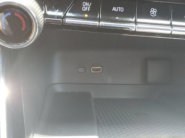New 2026 Chevrolet Traverse RS w/ LPO, Floor Liner Package FWD image 28