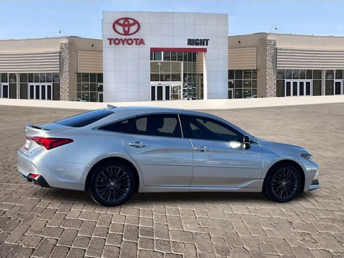 Used 2021 Toyota Avalon XSE image 8