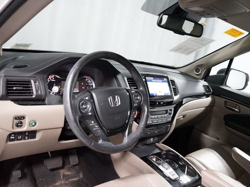Used 2016 Honda Pilot Touring image 7
