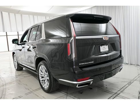 Used 2023 Cadillac Escalade Premium Luxury w/ Performance Package image 5
