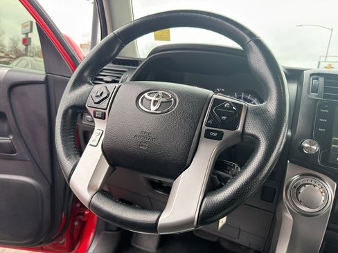 Used 2014 Toyota 4Runner SR5 Premium image 21