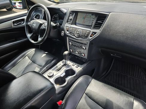 Used 2020 Nissan Pathfinder SL AWD/4WD image 12